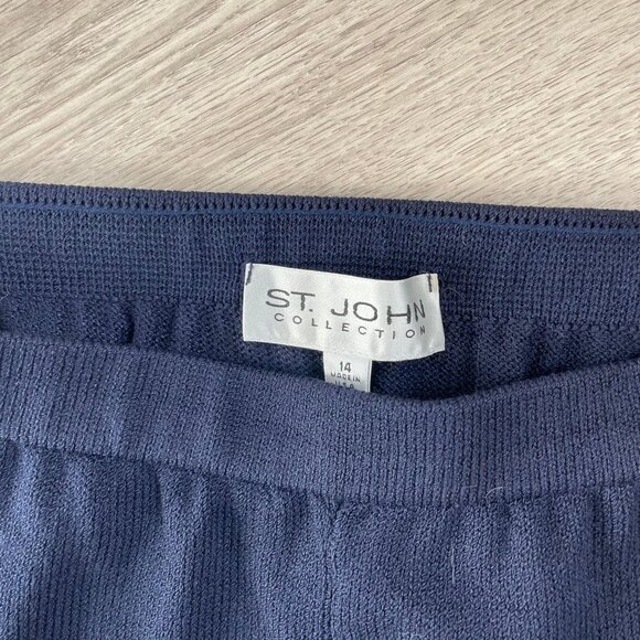 St. John Flat Front Knit Dress Pants Women's Size 14 Short Navy Blue - Picture 5 of 10